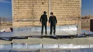 ایزوگام منازل محرومین در روستای عسگرآباد در دهه مبارک فجر