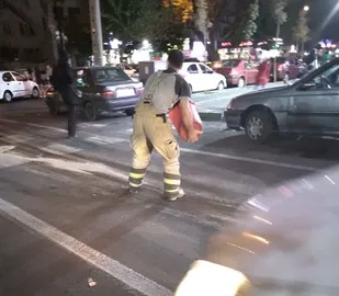 سهل انگاری خدمات شهری و تلاش  آتش نشانان ایستگاه ۱۲۰ در جلوگیری از وقوع فاجعه