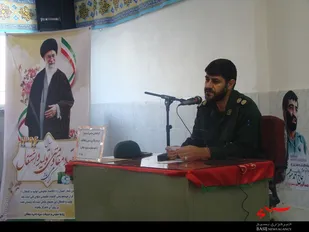 سپاه لباس سرخی خون هزاران شهید انقلاب اسلامی است