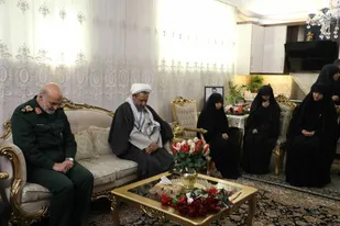 تجلیل فرمانده سپاه استان خراسان رضوی از خانواده شهید دانیال رضازاده