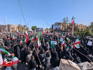 اجتماع مردم بصیر خوزستان در بیعت تاریخی با حضرت آیت الله سید مجتبی خامنه&zwnj;ای