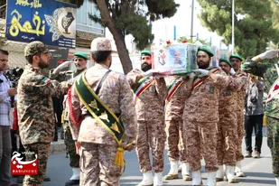 تشییع پیکر جانباز ۷۰ درصد علی رفیعی بردوش مردم شهید پرور کاشمر به گزارش تصویر