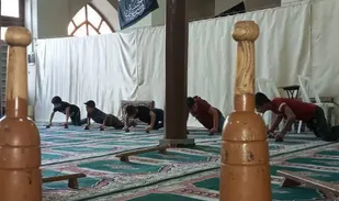 کلاس آموزش ورزش باستانی در پایگاه بسیج محمد رسول الله(ص)