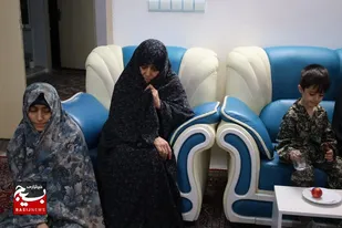 دیدار بسیجیان همدان با خانواده شهید زمانی