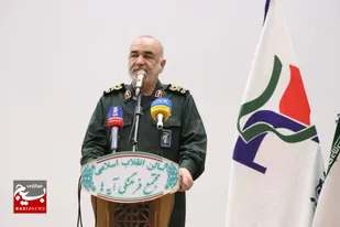 دشمنان نظام جنگ را به ذهن افراد کشیده اند تا حکومت اسلامی را تسخیر کنند