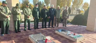 گلباران و عطر افشانی قبور مطهر شهدا در کمیجان