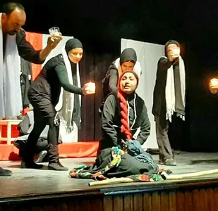 نمایش &laquo;افسانه شهر سراب&raquo; در شاهرود روی صحنه رفت