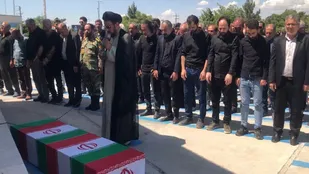 تشییع جانباز ۷۰ درصد دفاع مقدس در گلزارشهدای وادی رحمت تبریز
