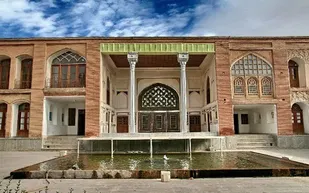 گردشگری در بنایی که بوی تاریخ می&zwnj;دهد