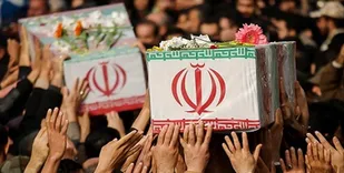تشییع پیکر مطهر شهدایی از دو نسل انقلاب همزمان با رحلت پیامبراکرم(ص) و امام حسن(ع)