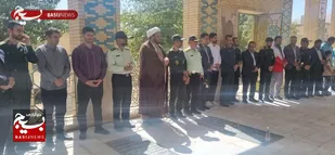 غبار روبی گلزار شهدای محله سینی با حضور مسئولان و بسیجیان