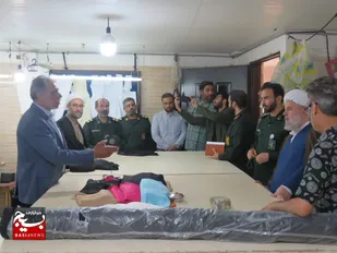 بازدید مسئول نمایندگی ولی فقیه سپاه البرز از کارگاه های اشتغال زایی ناحیه مقاومت بسیج امام حسین(ع)+تصاویر