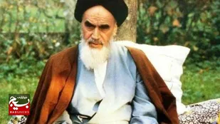 امام خمینی و چایی برای محافظان