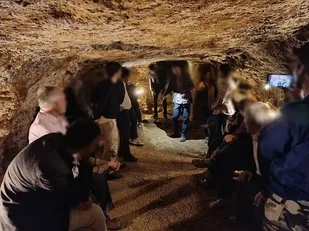 بازدید بسیجیان گردان ۱۲۲ امام حسین(ع)  از شهر زیرزمینی روستای کرد علیا