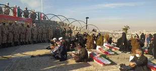 گلباران مزار شهدای جبل النور کوهسنگی مشهد بمناسبت فرارسیدن دهه فجر انقلاب اسلامی