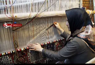 ارائه مشاوره&zwnj;های تخصصی به بانوان روستایی خنداب در کارگاه&zwnj;های قالی&zwnj;بافی