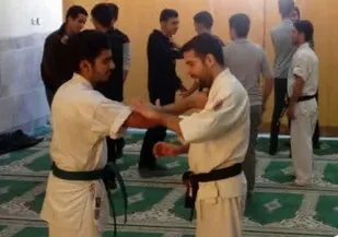 کلاس آموزش دفاع شخصی و مبارزات خیابانی در  حوزه مقاومت بسیج شهیدصادقی خوانسار برگزار شد