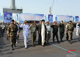 نور بی&zwnj;پایان ولایت، چراغ راه مجاهدان خاموش و دریادلان پرافتخار دریاها