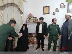 دیدار مسئول عقیدتی ناحیه میامی با خانواده شهید رسول رمضان زاده