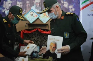 مراقب باشیم دشمن ما را از مسیر شهدا منحرف نکند/شهدا اسطوره و چراغ راه ما هستند