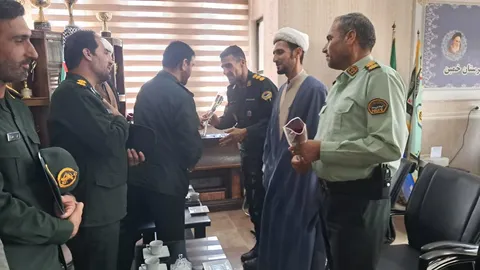 تأکید فرماندهان سپاه و انتظامی خمین بر هم‌افزایی برای تأمین امنیت پایدار
