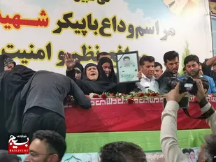 مراسم وداع با شهید &laquo;محمد قنبری&raquo; در اهواز برگزار شد