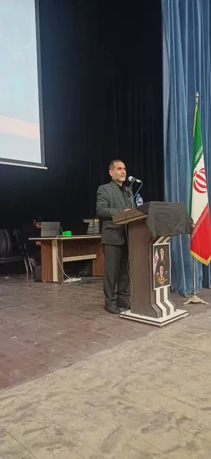 تبیین پیوند نهضت عاشورا با عرصه&zwnj;های نبرد امروز؛ تحلیل تقابل &laquo;جنگ و مذاکره&raquo; در نشست جهاد تبیین هویزه
