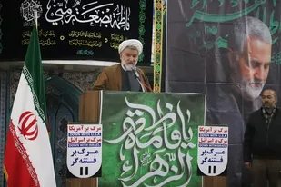 هدف دشمن حذف ولی&zwnj;فقیه، نیروی نظامی و شورای نگهبان است