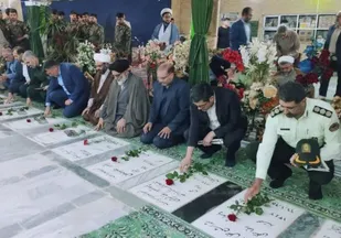 تجدید میثاق و گلباران مزار شهدا توسط مسئولین قضایی در ورامین