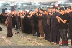 اقامه نماز ظهر عاشورا در شهرکرد