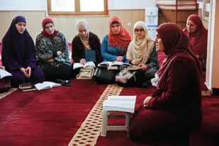 تبیین فرمایشات رهبری در دیدار با اقشار مختلف زنان با کارشناس حوزه زن و خانواده
تعریف زن در چارچوب مردانه، زنان را به چالش کشیده است