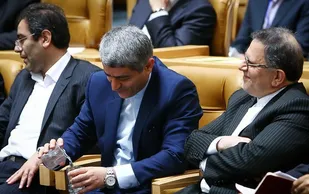 بخشنامه ممنوعیت پاداش دولتی، فراری به جلوی علی طیب نیا است