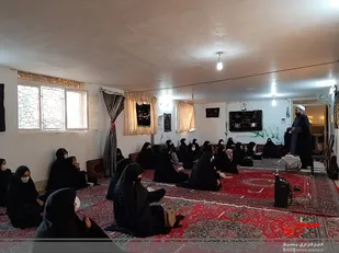 نهضت عاشورا چراغ هدایت بشریت است