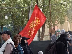 مهران؛ جلوه&zwnj;گاه پرچم&zwnj;های ایران و عاشورا در اربعین