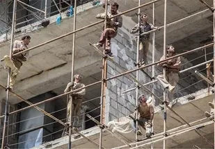 زخم کاری کرونا بر کارگران ساختمانی