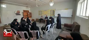 روایتی از نشست صمیمانه دختران هنرستانی در خرمشهر