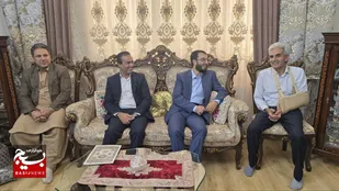 تجلیل مشاور وزیر تعاون کار و رفاه اجتماعی از آزاده سرافراز حسینعلی فارسی در زاهدان &nbsp;