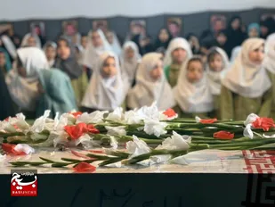 در سایه&zwnj;سار عشق فاطمی؛ پیکر شهید گمنام در مدرسه مشکات شهرکرد