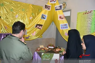 بازدید فرمانده سپاه نهاوند از نمایشگاه آموزشگاه فاطمة الزهرا(س)