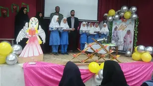 دوخت چادر نماز و تهیه بسته فرهنگی برای جشن تکلیف