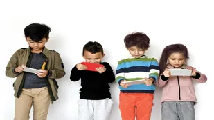 استفاده از تلفن همراه چه آسیب&zwnj;هایی را به کودکان وارد می&zwnj;کند؟