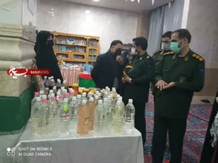 بازدیدفرمانده ناحیه امام صادق(ع)جناب سرهنگ نصر از نمایشگاه اقتصادی و میزخدمت حوزه مقاومت بسیج ۱۱ خواهران