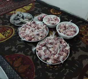 توزیع ۱۳۰ کیلوگرم گوشت بین نیازمندان شاهرودی