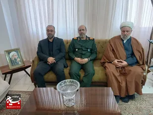 دیدار فرمانده سپاه استان البرز و مسئول نمایندگی ولی&zwnj;فقیه در سپاه امام حسن مجتبی(ع)، با خانواده شهیدان جنگ ۱۲ روزه استان