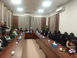 دیدار فرمانده سپاه کیش و فرماندهان پایگاه مقاومت بسیج با امام جمعه کیش