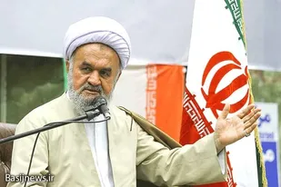 در خیمه گاه حسین بن علی(ع)، رهبر انقلاب پشتوانه مردمی دارد