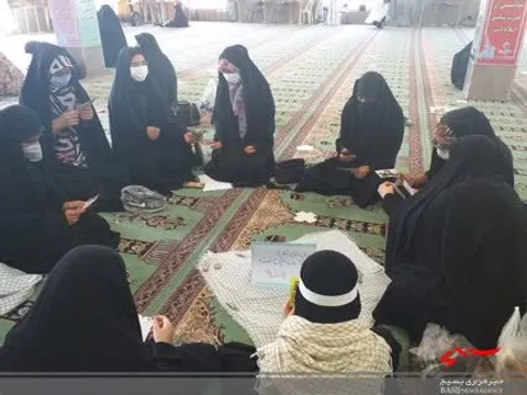 میقات صالحین خواهران بسیجی در نماز جمعه عبادی سیاسی شهرستان ساوه