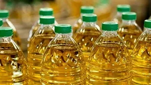 کشف ۵ تن روغن خوراکی قاچاق در کاشمرتوسط یگان ضابطین قضایی سپاه