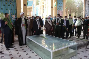 غبار روبی و ادای احترام به مقام شامخ شهدای دفاع مقدس شهرستان تفت