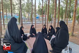 حلقه صالحین خواهران بسیجی در پارک بانوان سرخه برگزار شد